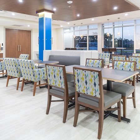 Holiday Inn Express & Suites - Fort Myers Airport By Ihg Экстерьер фото