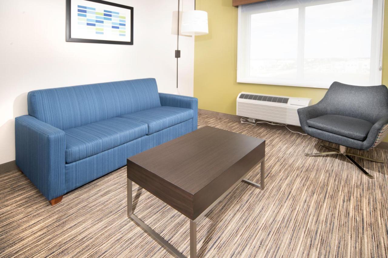 Holiday Inn Express & Suites - Fort Myers Airport By Ihg Экстерьер фото